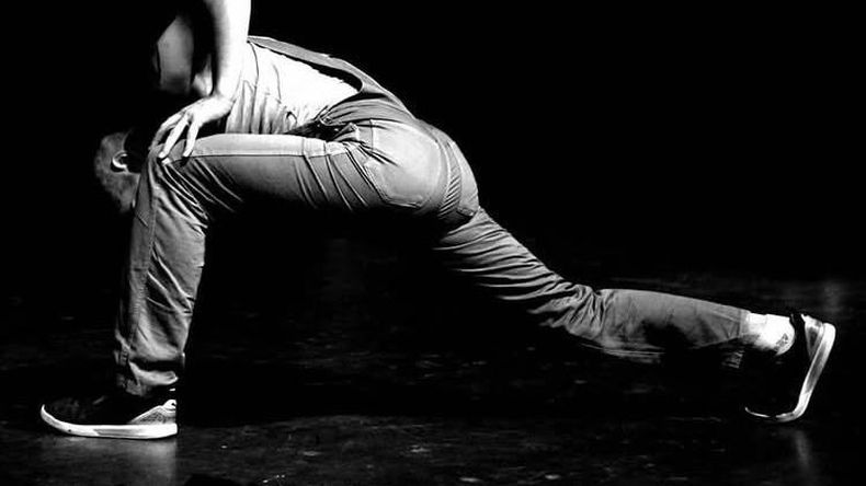 La historia de este bailarín es estremecedora. Primero perdió su trabajo y después todo. | LMCipolletti.com La historia de este bailarín es estremecedora. Primero perdió su trabajo y después todo.