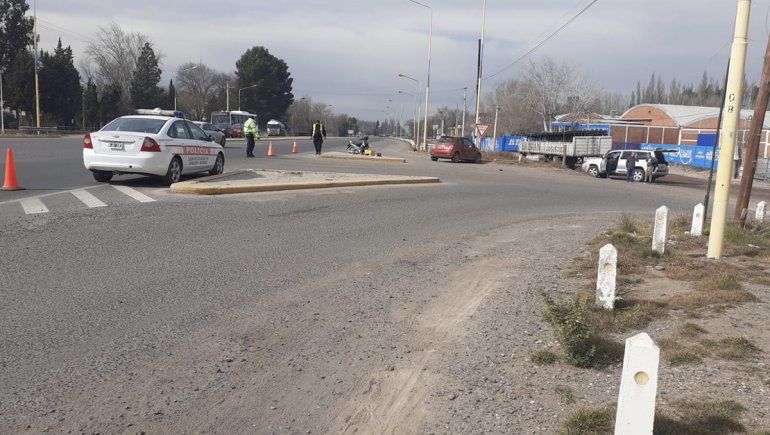Susto: un auto y una moto chocaron sobre la Ruta Nacional 22