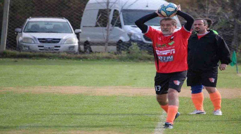 Don Pedro y el 300 For Ever retoman sus calendarios.