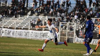 El Rayo Pettinerolli grita el gol de la victoria en la tarde de La Visera.&nbsp;