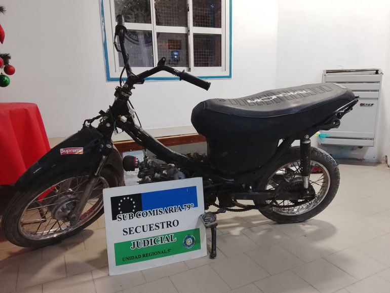 La subcomisaría 79° tuvo resultados positivos en la demora y recupero de dos vehículos con pedido de secuestro. La subcomisaría 79° tuvo resultados positivos en la demora y recupero de dos vehículos con pedido de secuestro.