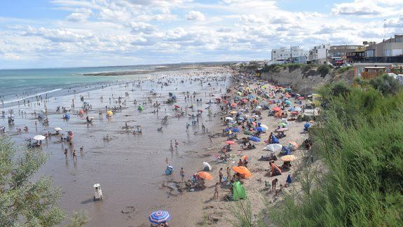 Las Grutas y Bariloche rozan el 100% de reservas