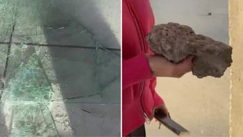Los delincuentes utilizaron una piedra de grandes dimensiones para concretar el robo. Gentileza: ANRoca. 