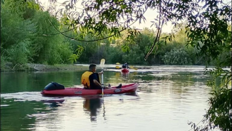 Buzos de la Policía encontraron el cuerpo del infortunado muchacho en un sector muy profundo. Una tía de la víctima confirmó el hallazgo. Buzos de la Policía encontraron el cuerpo del infortunado muchacho en un sector muy profundo. Una tía de la víctima confirmó el hallazgo.