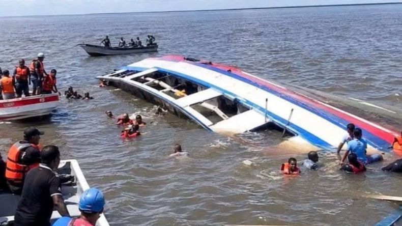 El naufragio de la embarcación en Guyana se produjo con 179 personas a bordo. | LMCipolletti.com El naufragio de la embarcación en Guyana se produjo con 179 personas a bordo.
