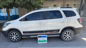 un auto robado en neuquen aparecio abandonado en un barrio de cipolletti