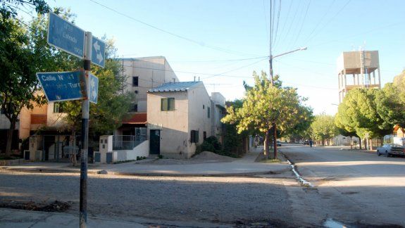 El violento enfrentamiento entre bandas ocurrió frente en la esquina de Manuel Estrada y Turrín.&nbsp;