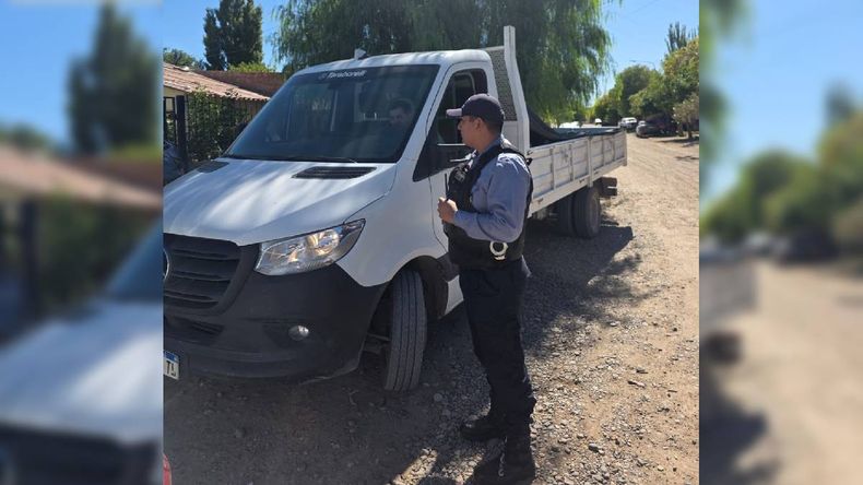 El camión Mercedes Benz tenía una denuncia por estafa y detención indebida.&nbsp;