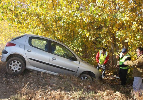 Mala maniobra y despiste, sin heridos, en la Ruta 22