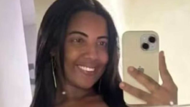 Tras ser apuñalada y quemada por su compañero de trabajo, la mujer se encuentra internada en un hospital de Brasil. | LMCipolletti.com Tras ser apuñalada y quemada por su compañero de trabajo, la mujer se encuentra internada en un hospital de Brasil.