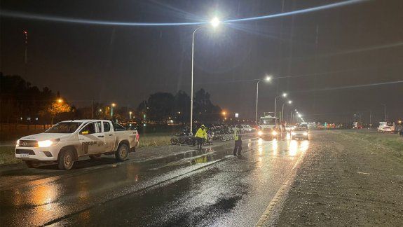 Siete empleados iban a la empresa corriendo picadas en sus motos por la ruta 7