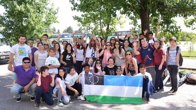 Las escuelas rionegrinas viajaron a Córdoba y esperan llegar a la Rosada.