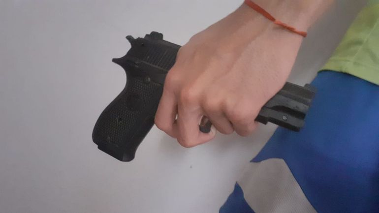 La víctima recibió fuertes culatazos en la cabeza.&nbsp;