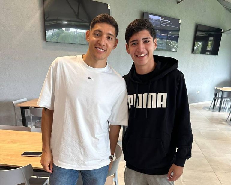 También posó con Nahuel Molina Lucero, otro producto de la cantera de Boca campeón del mundo con Argentina.