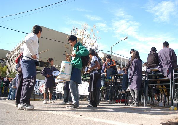 Calle Sarmiento cortada por protesta estudiantil