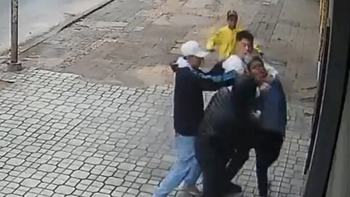 Video: brutal robo piraña a un joven que terminó inconsciente