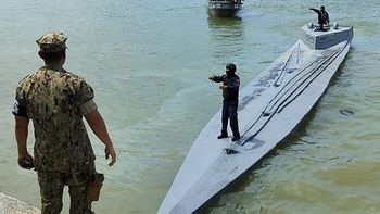 Un narcosubmarino capturado por la Armada de Ecuador.