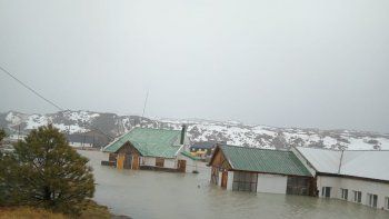 temporal de lluvia: las termas de copahue quedaron bajo el agua
