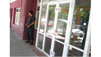 inspectores municipales clausuraron un bar por reiterados incidentes