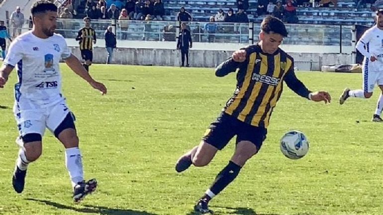 Santamarina le ganó 3-2 a Rincón en un partido cargado de alternativas que se disputó en la mañana del domingo.&nbsp;