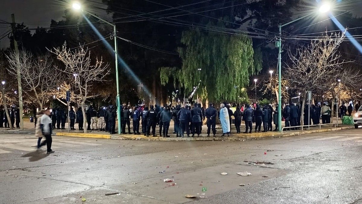 Un operativo de seguridad y prevención con más de 150 policías se diagramó tras la final del mundial de fútbol en Cipolletti.&nbsp;