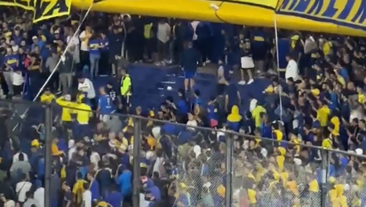 Video: piñas entre hinchas de Boca en La Bombonera
