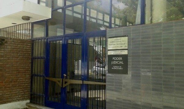 Una mujer fue condenada por ayudar a que abusen de su hija