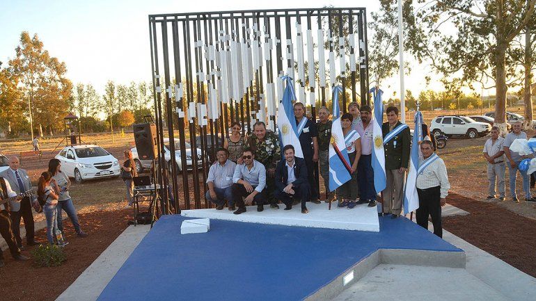 Emotivo homenaje por el 2 de abril en Fernández Oro