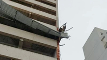 tragico: albanil murio tras caer del quinto piso de un edificio