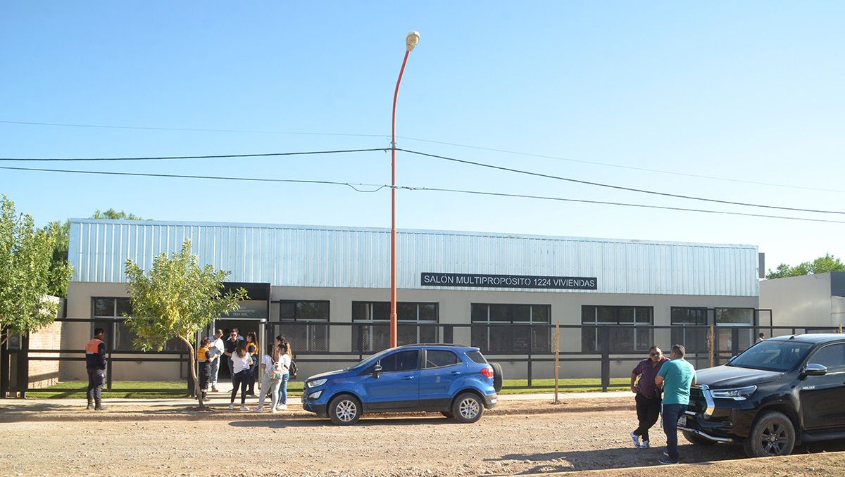 Inauguraron el salón comunitario de las 1200 viviendas