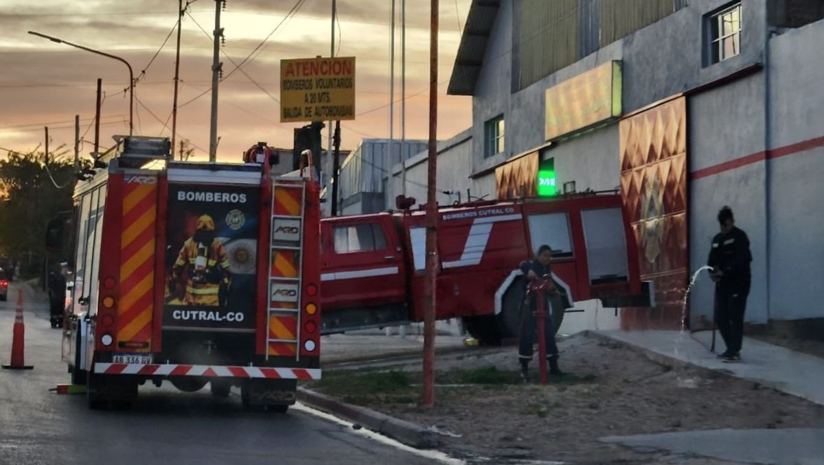 Bombera fue a apagar un incendio y ladrones le robaron todo en su casa