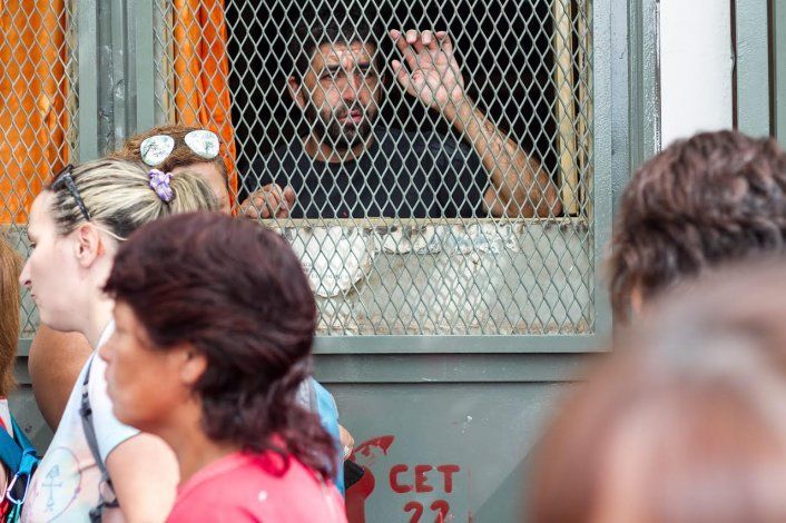 Les negaron la entrada a padres y docentes al Consejo Provincial de Educación