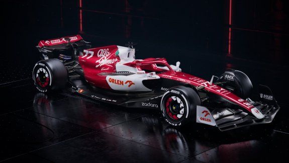 La escudería Alfa Romeo sacó a la luz el C42. El auto que competirá en la nueva temporada de Fórmula 1 que se pondrá en marcha el 20 de marzo.