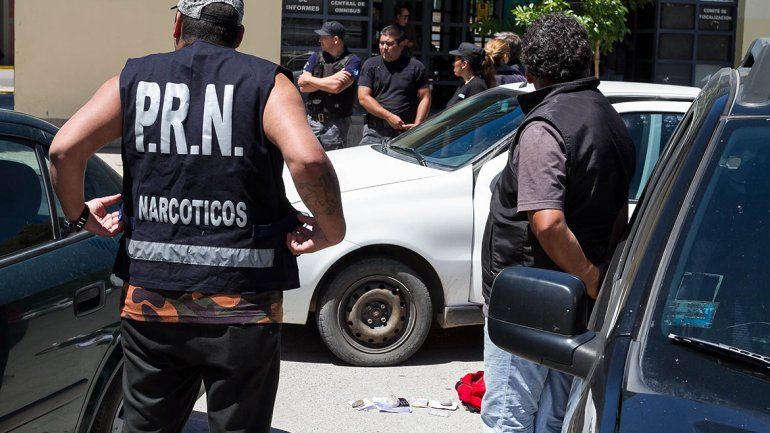 Secuestran droga en una plaza