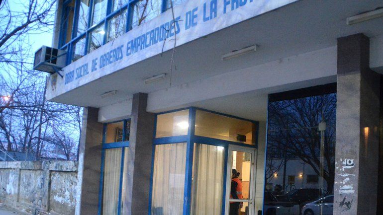 Allanaron la sede de la obra social del sindicato de la fruta