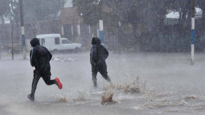 Alerta por tormentas fuertes en varias provincias: preocupación por el pronóstico para Bahía Blanca