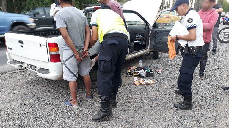Los atraparon en un control con marihuana y cocaína