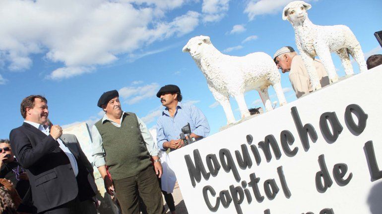 El Gobernador presidió la inauguración de la IIIº Fiesta Nacional de la Lana