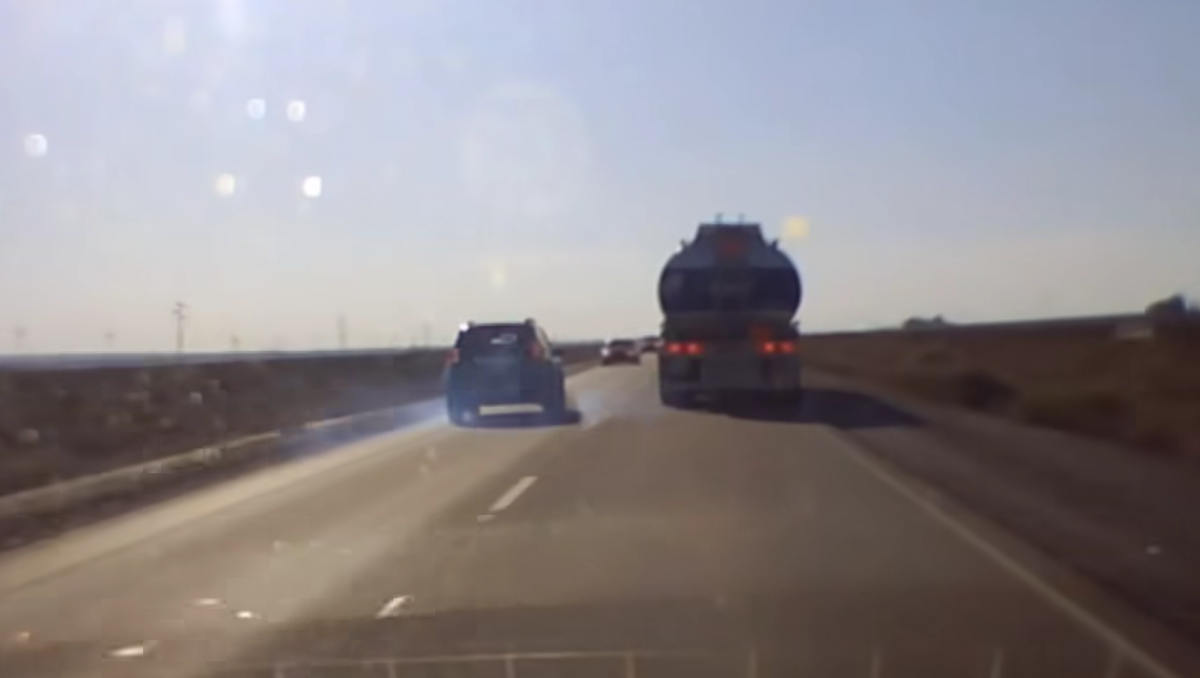 Milagro en la Ruta 22: tres vehículos evitaron un choque frontal por centímetros