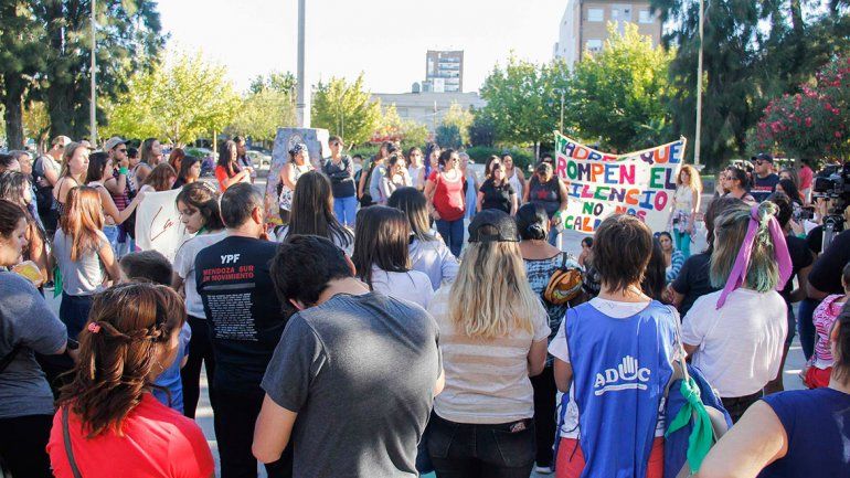 Cipoleñas pidieron justicia por la adolescente violada