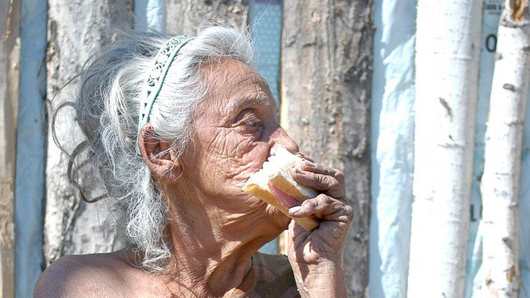 Sin perdón: mantenía a su mamá encerrada y sin comida