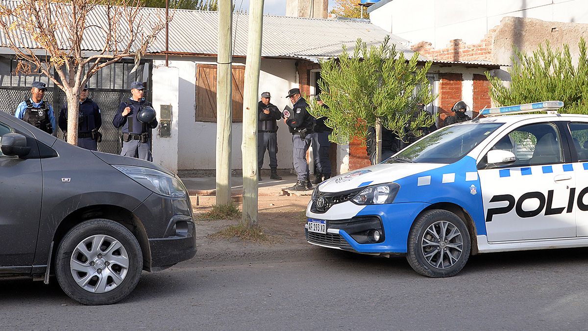 Le Balearon La Casa Y Tiraron Una Molotov Hay Cuatro Detenidos 3475