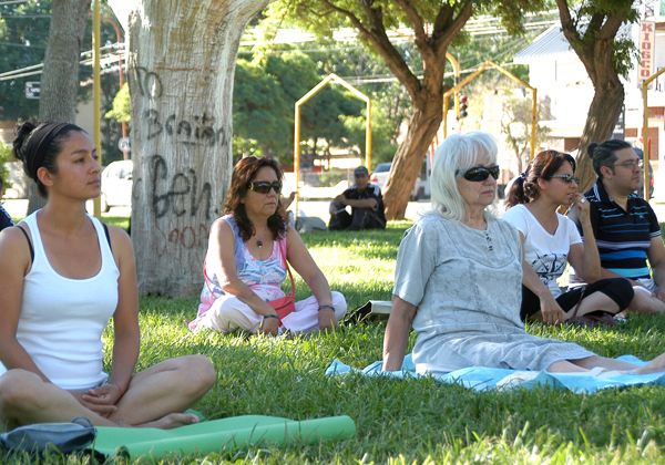 Vecinos meditaron por una sociedad libre de violencia