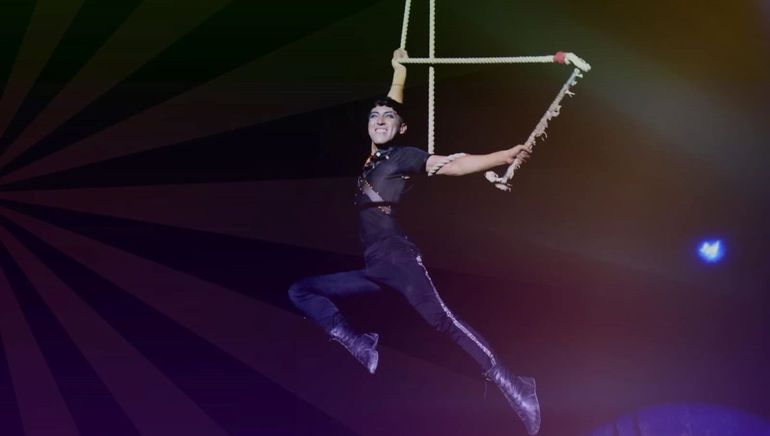 La familia de Lautaro que realizaba el número artístico aéreo sin las medidas de seguridad.&nbsp;