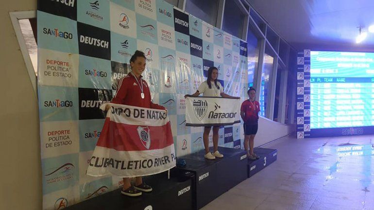 Los juveniles albinegros hacen historia en el Nacional de natación