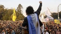 Javier Milei pidió que la gente lleve banderas de Argentina a la asunción presidencial.