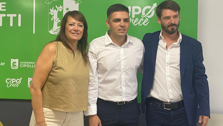 Karina Álvarez, presidenta del Concejo Deliberante junto a Diego Zúñiga y Rodrigo Buteler. Karina Álvarez, presidenta del Concejo Deliberante junto a Diego Zúñiga y Rodrigo Buteler.