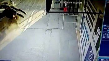 las imagenes del camion que embistio a dos personas en la alem