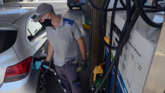 YPF sostendrá el pago con tarjeta de crédito en sus estaciones