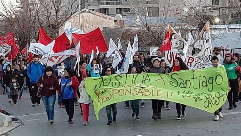 Marcharon en Cipolletti por Santiago Maldonado